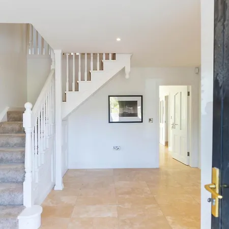 5 The Cloisters - * Waterville