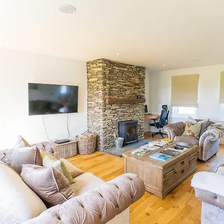 5 The Cloisters -