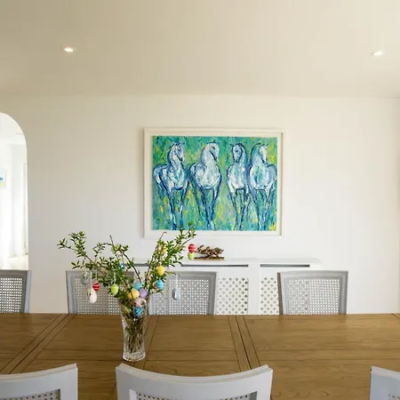 5 The Cloisters -